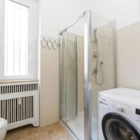 Apartment Sant'ambrogio Bright With Terrace